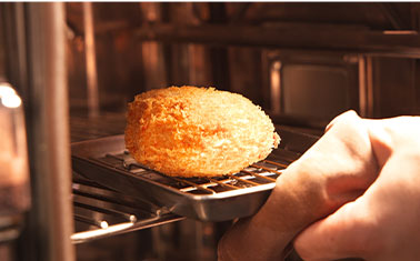 オーブンから取り出す